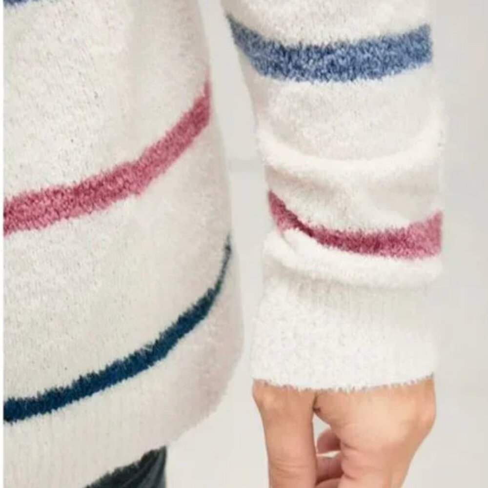 BloomChic Striped Contrast Super Soft Knit V Neck Fluffy Knit Top - Picture 5 of 11